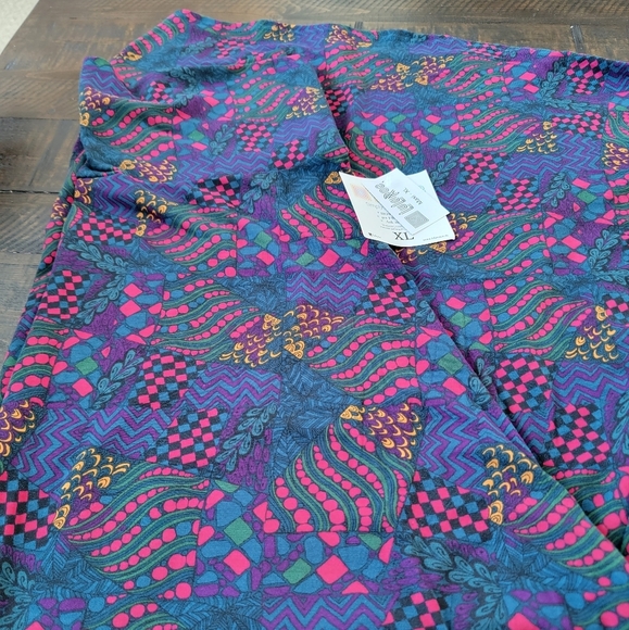 NWOT Lularoe Maxi Skirt in Colorful Pink & Blue Print Size XL - Picture 2 of 5